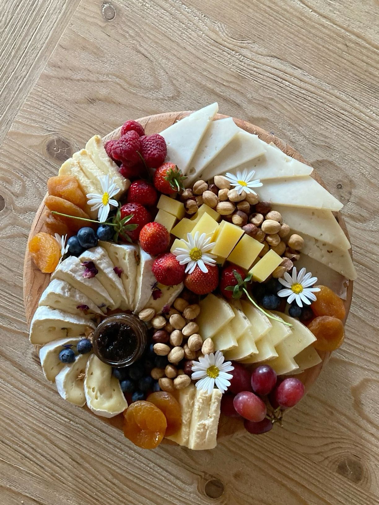 Create Your Own Cocoa Snack Platter: 7 Delicious Combinations You Can't Resist! - 5. Cocoa and Cheese Surprise 1